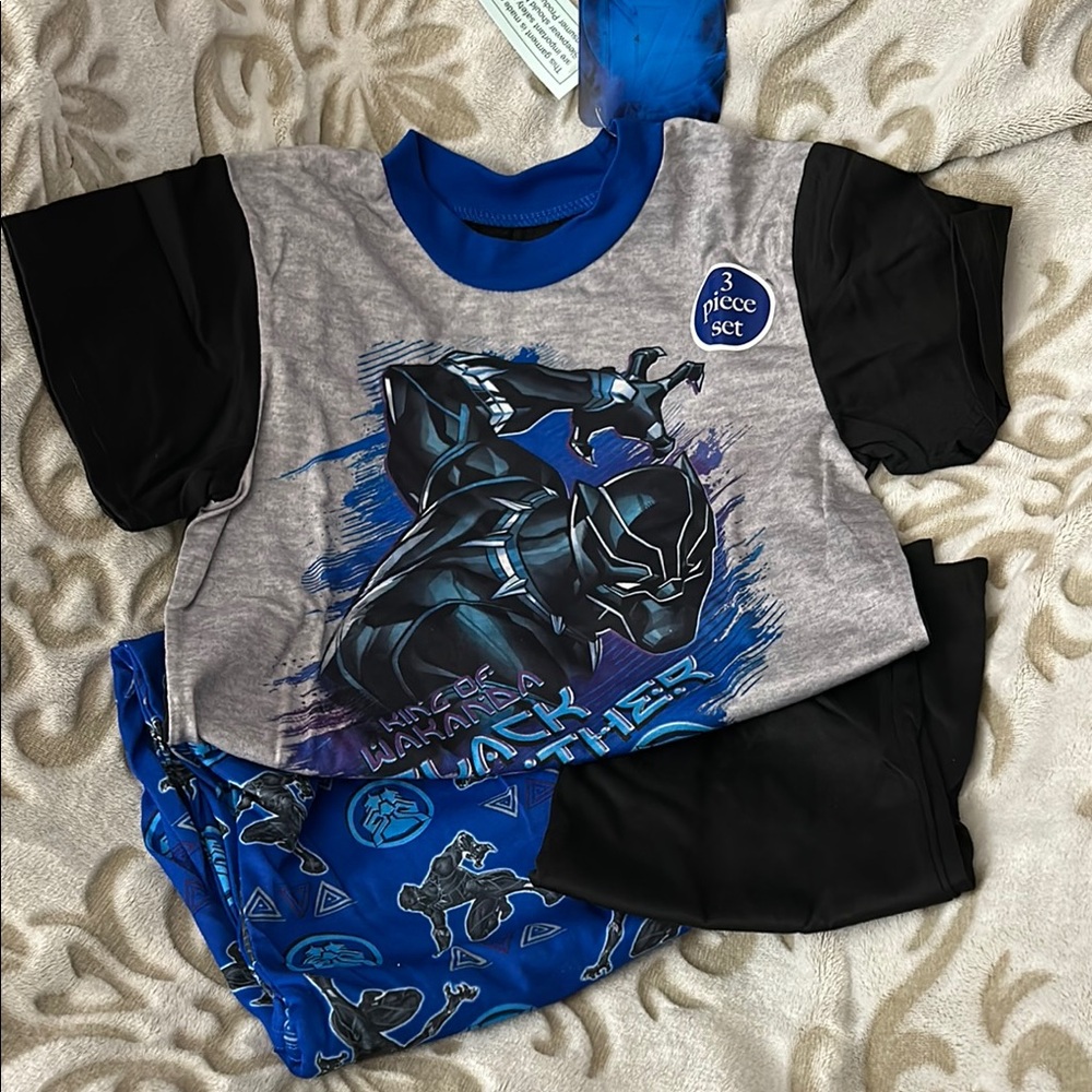 Marvel Black Panther 3-Piece Set - Boys size 8.  
2 are available